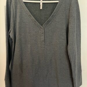 Gray Long Sleeve V-Neck Top